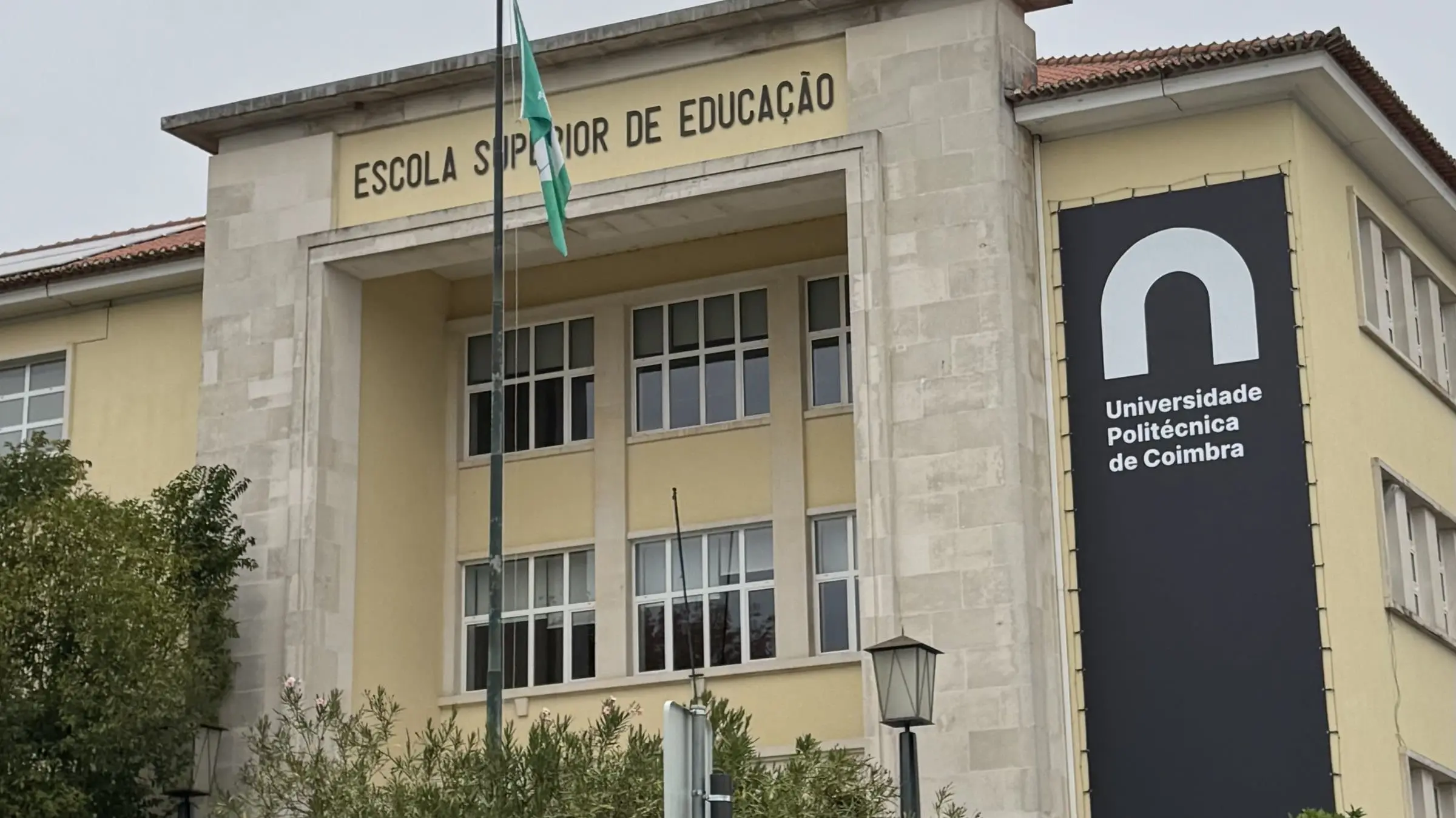 Front of the Coimbra School of Education (ESEC), with the Polytechnic University of Coimbra banner