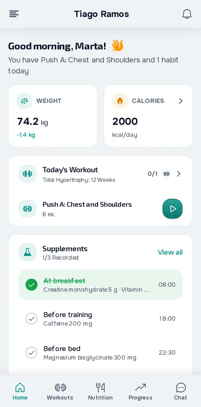 MyFitnessClient client app with the professional's name at the top, the client's weight, the day's calories, today's workout and supplements