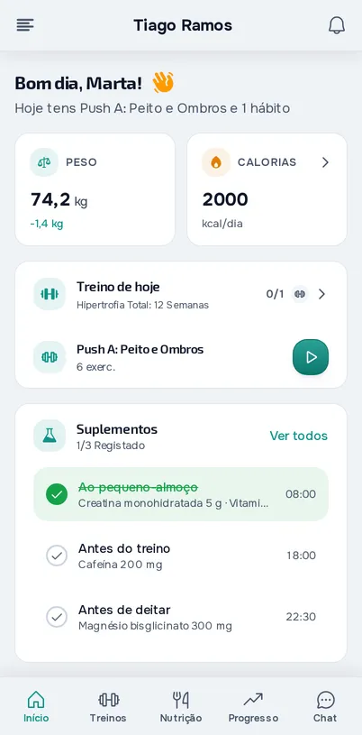 App do cliente da MyFitnessClient, com o nome do profissional no topo, o peso, as calorias do dia, o treino de hoje e os suplementos